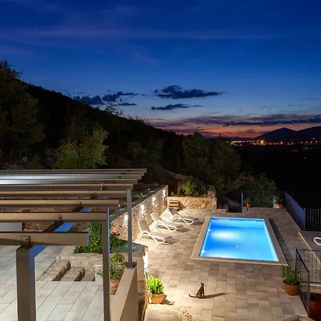 Biokovski Zagrljaj *