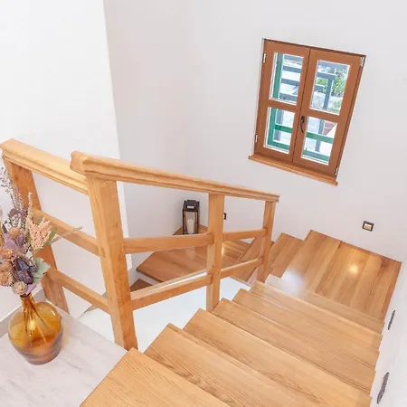 Biokovski Zagrljaj Villa *